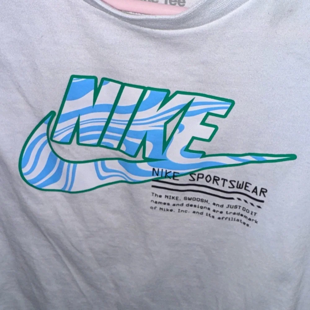 Nike Boys 4T White Graphic T-Shirt Blue Green Swoosh Short Sleeve Tee